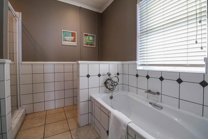 To Let 4 Bedroom Property for Rent in Pinnacle Point Golf Estate Western Cape